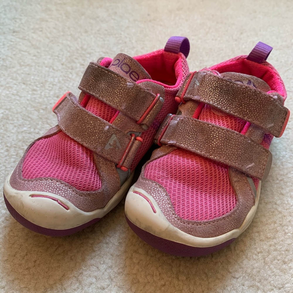 Plae shoes size 9.5